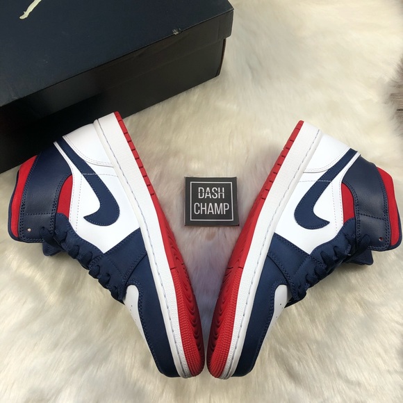 Nike Air Jordan 1 MID SE USA Sneakers - Picture 3 of 6